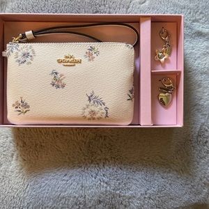 Brand New Coach Zip Wristlet
